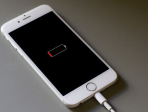 Cara Mengetahui Baterai iPhone Sudah Terisi Penuh