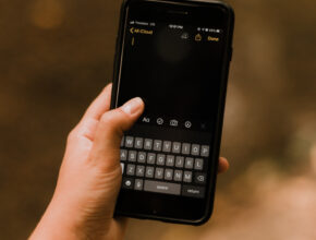 Cara Menghilangkan Garis Bawah Yang Ada Pada Tulisan Teks Di iPhone