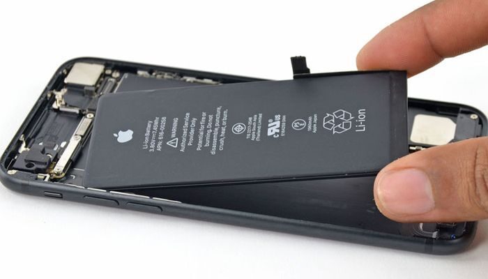 Resiko Mengganti Baterai iPhone Dengan Yang KW dan Tidak Asli